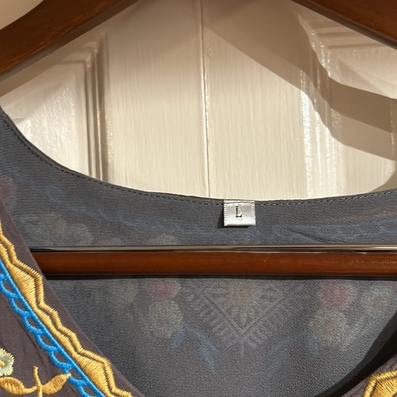 Embroidered Blouse 3/4 sleeves - Picture 4 of 11